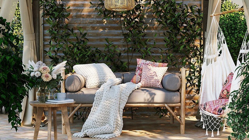 Design a Functional and Stylish Outdoor Living Space